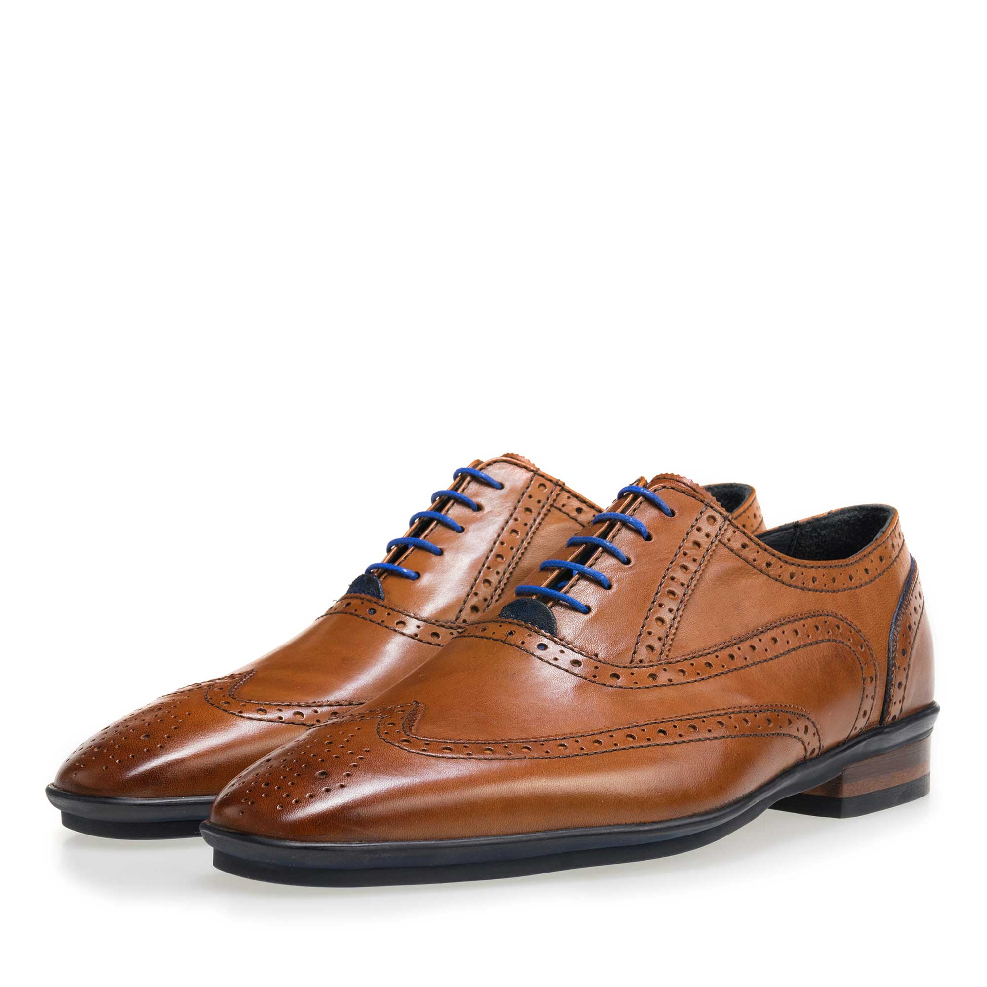 19025/02 - Cognackleurige leren brogue veterschoen 19025/02 - Cognackleurige leren brogue veterschoen