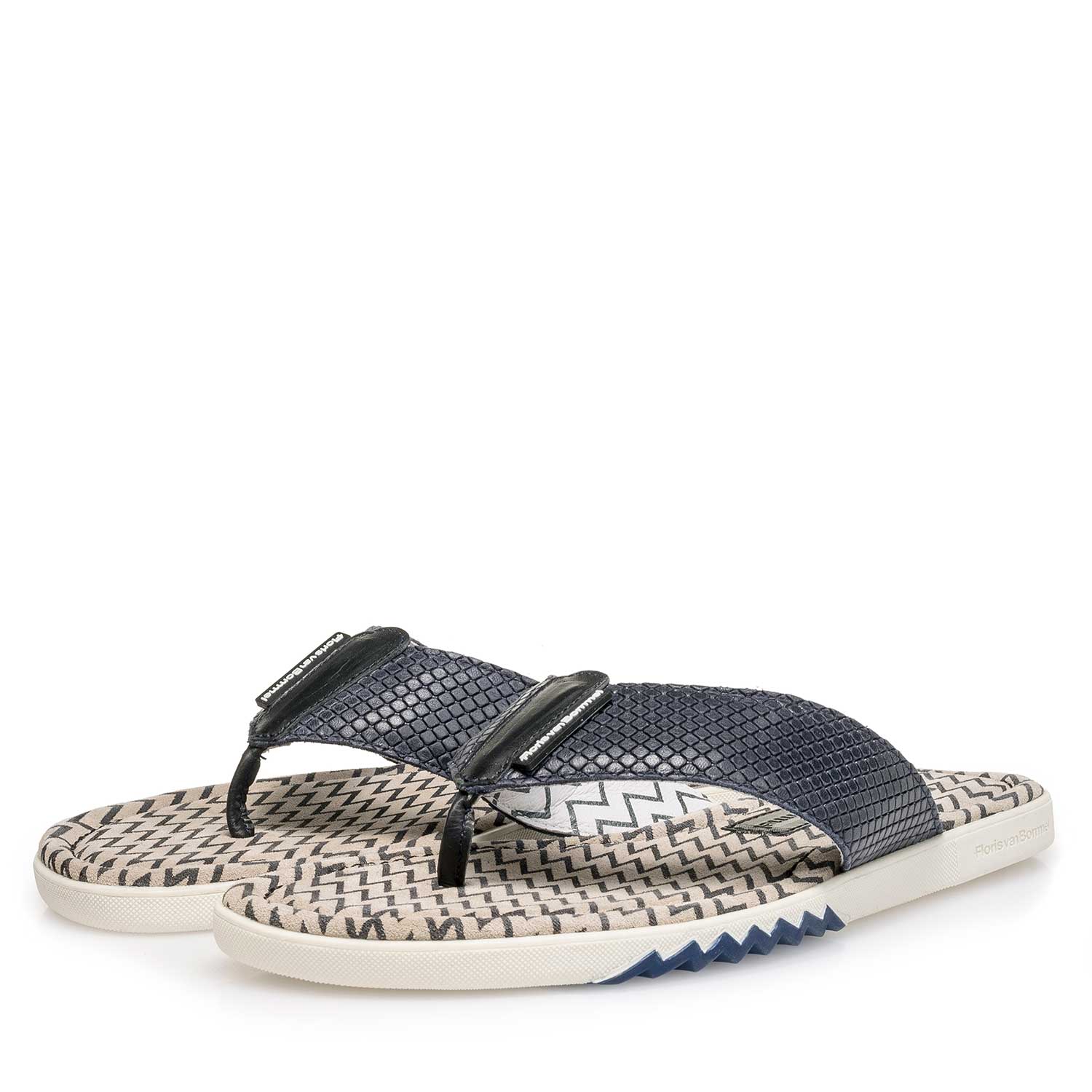 20201/00 - Blauwe kalfsleren teenslipper met dessin 20201/00 - Blauwe kalfsleren teenslipper met dessin