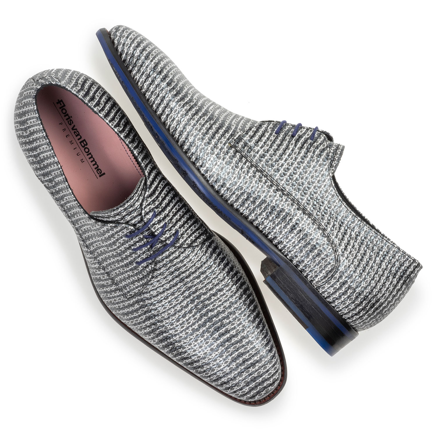 18147/02 - Veterschoen metallic met print grijs 18147/02 - Veterschoen metallic met print grijs